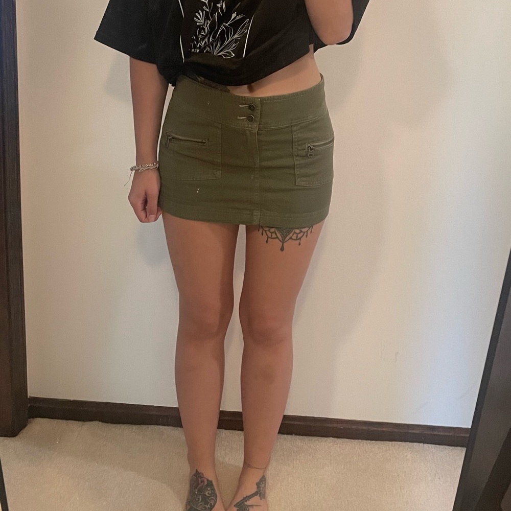 Abercrombie & Fitch Olive Mini Skirt Casual Neutral Everyday Outfit
